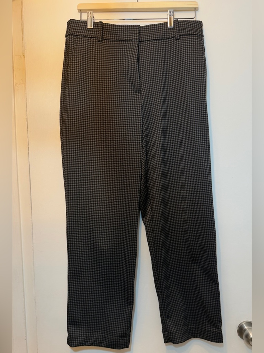 Worthington Black & Gray Houndstooth Trousers